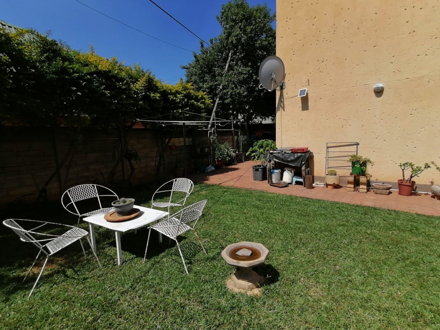 3 Bedroom Property for Sale in Geelhoutpark North West
